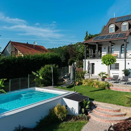 Katzer Pensión Badacsonytördemic